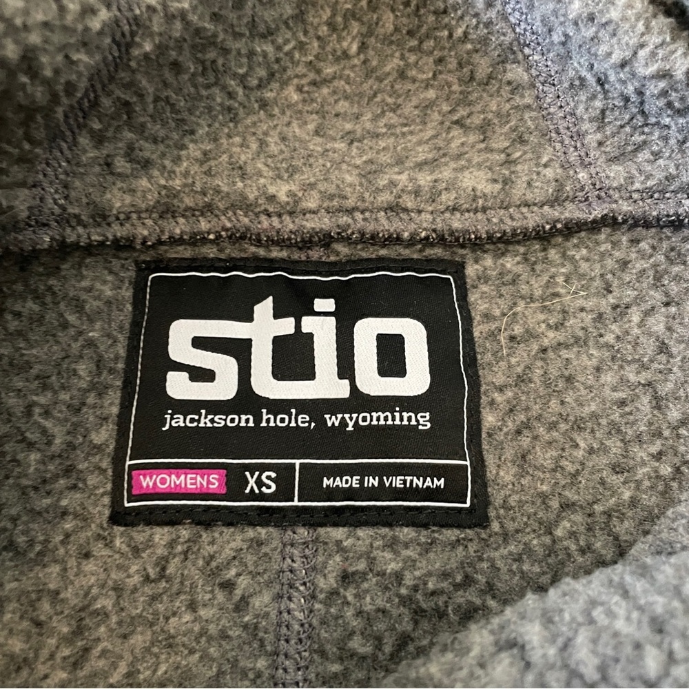 Women's Gray Hooded Top - Picture 8 of 10